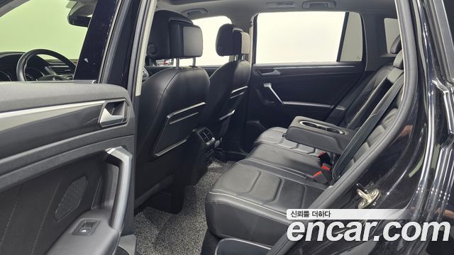 Volkswagen Tiguan 2020 — photo 12