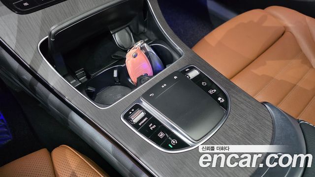 Mercedes-Benz GLC-Class 2022 — photo 24