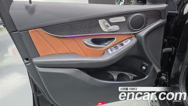 Mercedes-Benz GLC-Class 2022 — photo 14