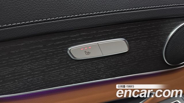 Mercedes-Benz GLC-Class 2022 — photo 28