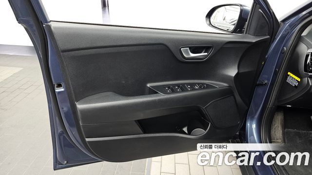 Kia Stonic 2019 — photo 14