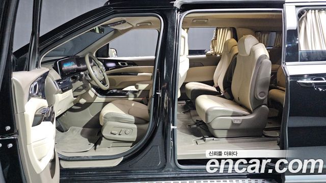 Kia Canival 2021 — photo 17