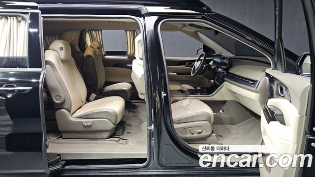 Kia Canival 2021 — photo 18
