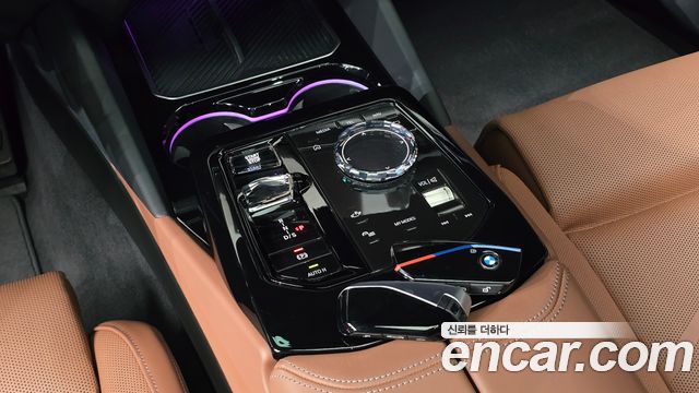 BMW 5-Series 2024 — photo 9