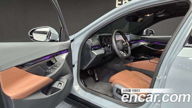 BMW 5-Series 2024 — photo 10