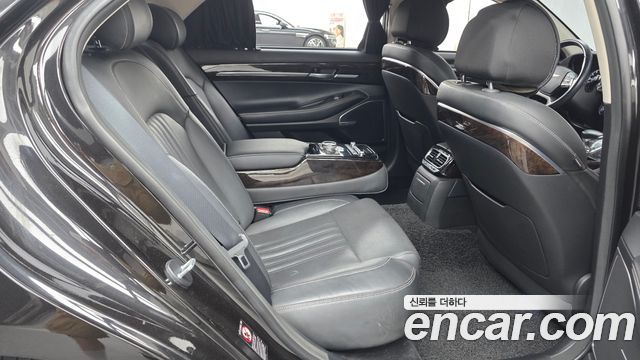 Genesis G90 2019 — photo 12