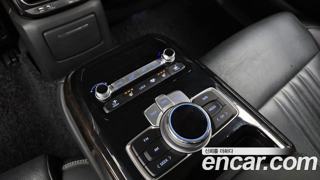 Genesis G90 2019 — photo 18