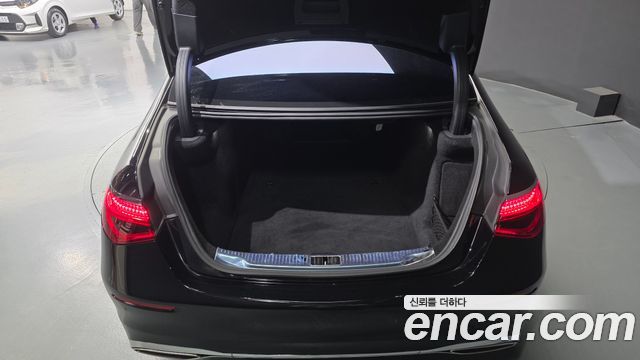 Mercedes-Benz S-Class 2021 — photo 22