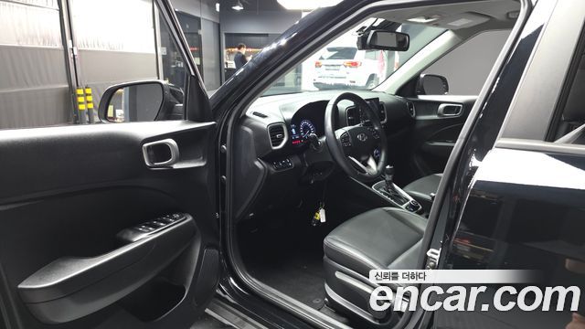 Hyundai Venue 2022 — photo 13