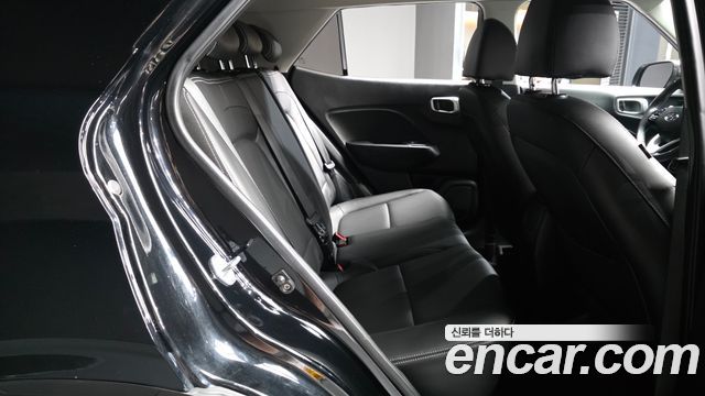 Hyundai Venue 2022 — photo 18