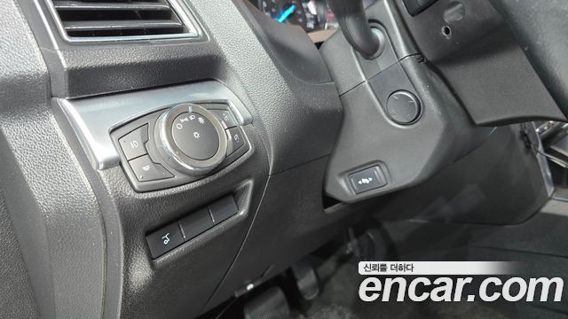 Ford Explorer 2017 — photo 18