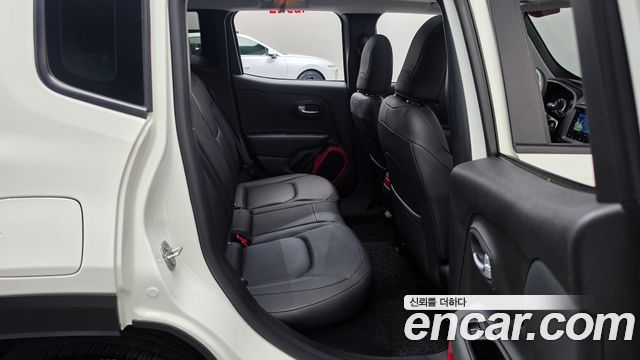 Jeep Renegade 2020 — photo 17