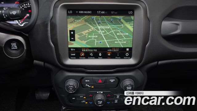 Jeep Renegade 2020 — photo 18