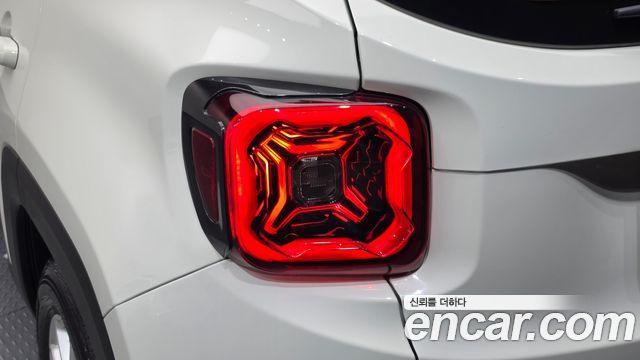 Jeep Renegade 2020 — photo 9
