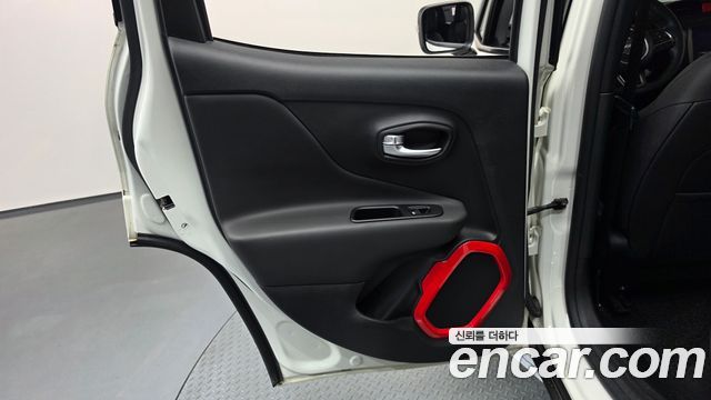 Jeep Renegade 2020 — photo 15