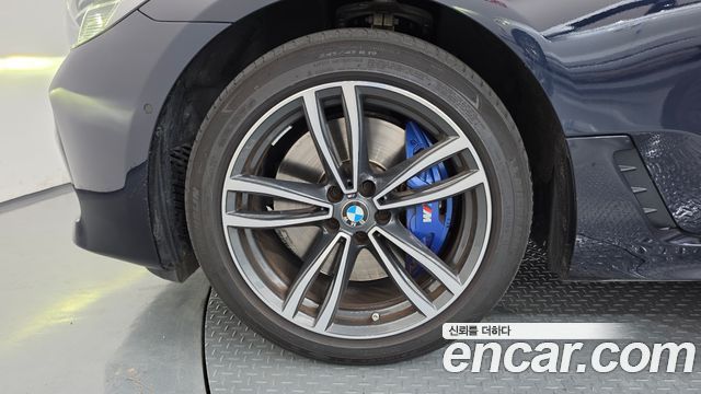 BMW Gran Turismo 2023 — photo 5