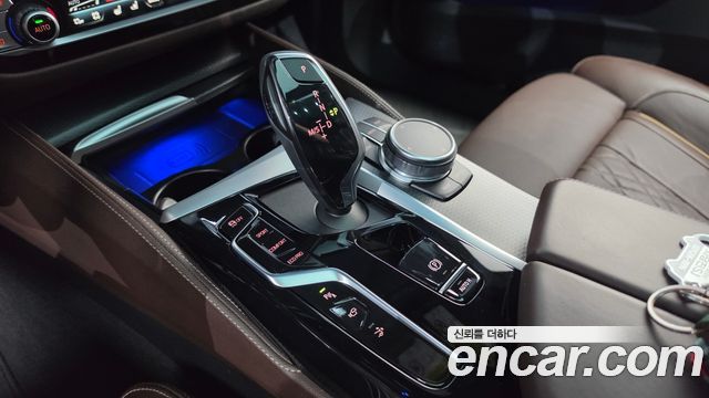 BMW Gran Turismo 2023 — photo 9