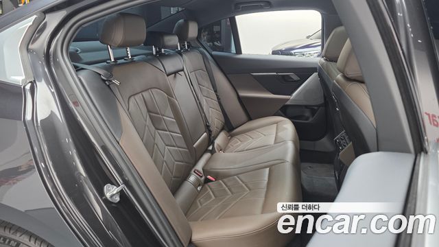 BMW 5-Series 2024 — photo 12