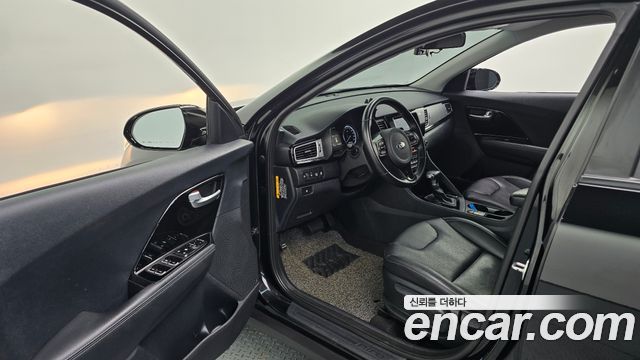 Kia Niro 2018 — photo 10