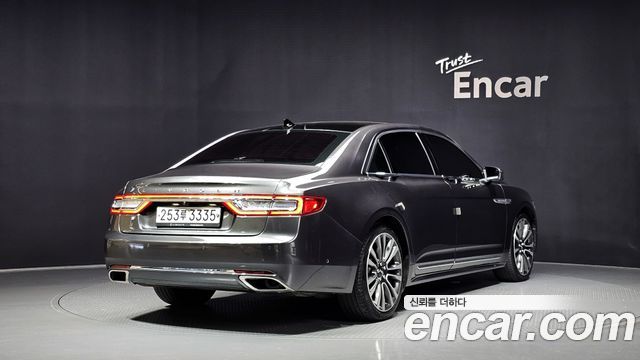 Lincoln Continental 2019 — photo 2