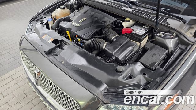 Lincoln Continental 2019 — photo 6