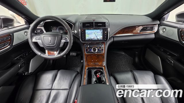 Lincoln Continental 2019 — photo 10