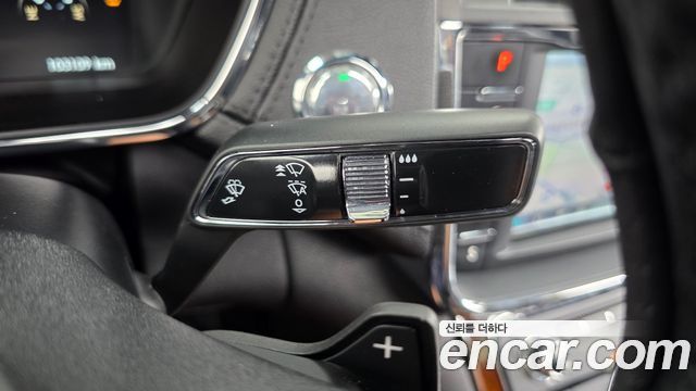 Lincoln Continental 2019 — photo 30
