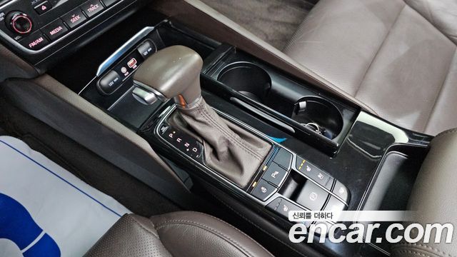 Kia K7 2016 — photo 9