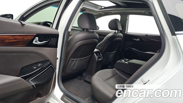 Kia K7 2016 — photo 11