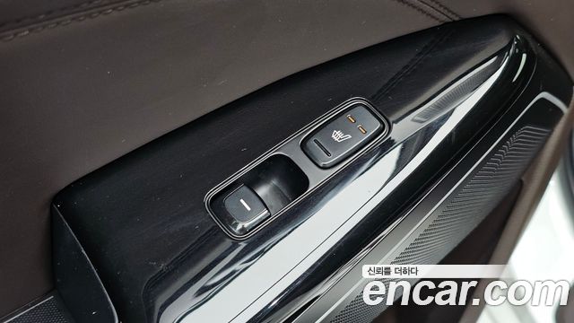 Kia K7 2016 — photo 18