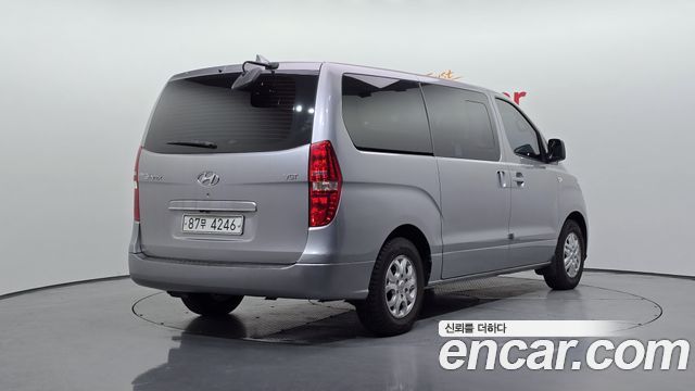 Hyundai Starex 2018 — photo 2