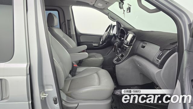 Hyundai Starex 2018 — photo 16