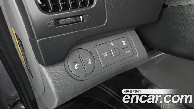Hyundai Starex 2018 — photo 30