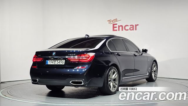 BMW 7-Series 2017 — photo 2