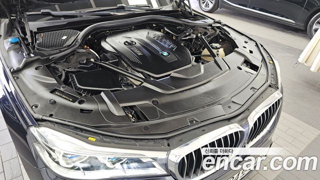 BMW 7-Series 2017 — photo 6