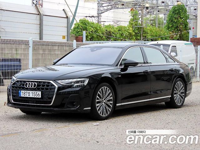 Audi A8 2022 — photo 1