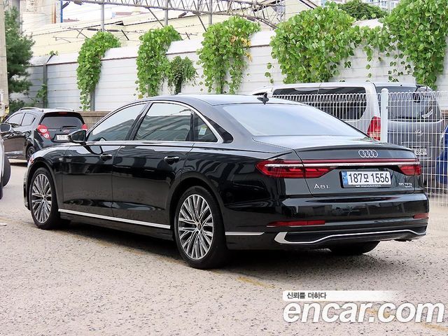 Audi A8 2022 — photo 3