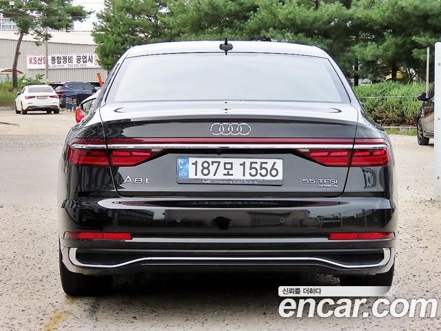 Audi A8 2022 — photo 4