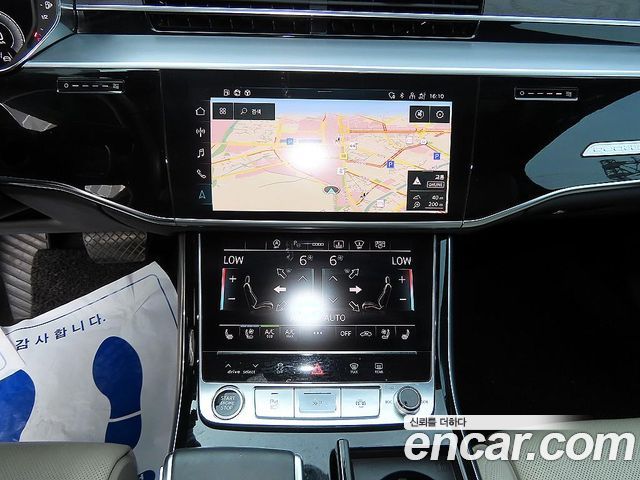 Audi A8 2022 — photo 14