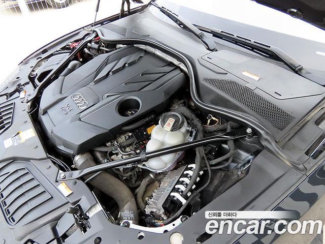 Audi A8 2022 — photo 19