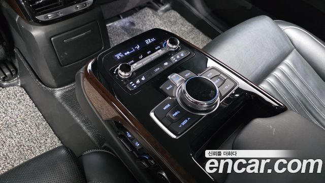 Genesis EQ900 2016 — photo 19