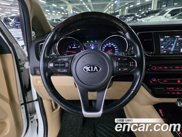 Kia Canival 2020 — photo 8