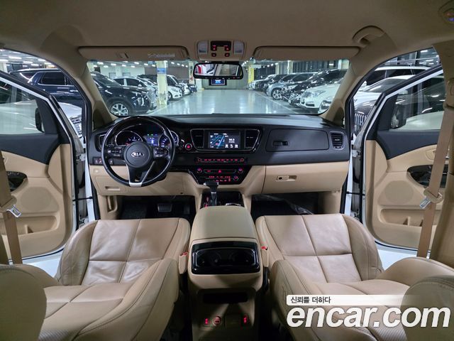 Kia Canival 2020 — photo 9