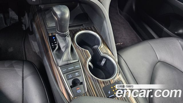 Toyota Camry 2018 — photo 9