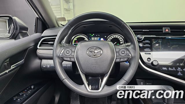 Toyota Camry 2018 — photo 12