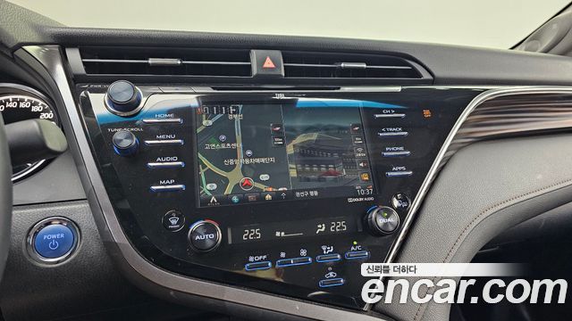 Toyota Camry 2018 — photo 13