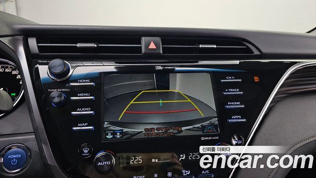 Toyota Camry 2018 — photo 14