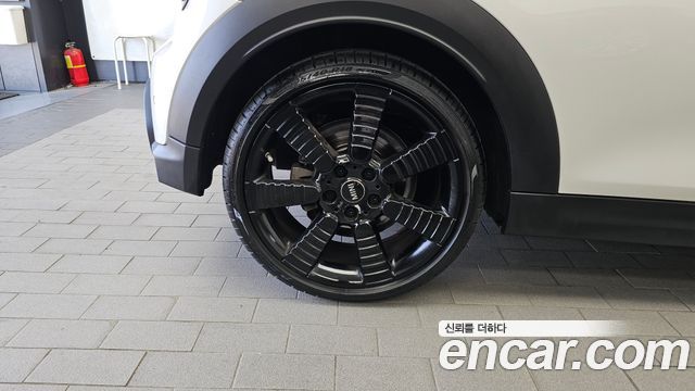 Mini Cooper Convertible 2024 — photo 5