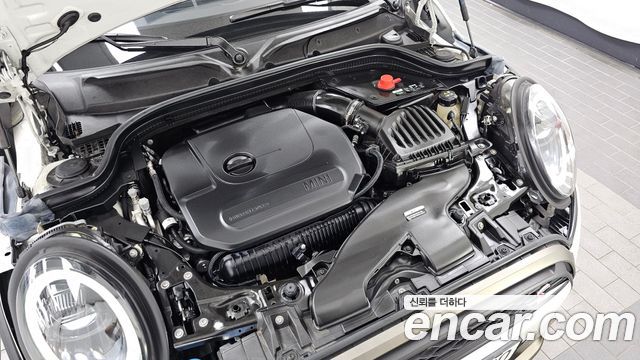 Mini Cooper Convertible 2024 — photo 6