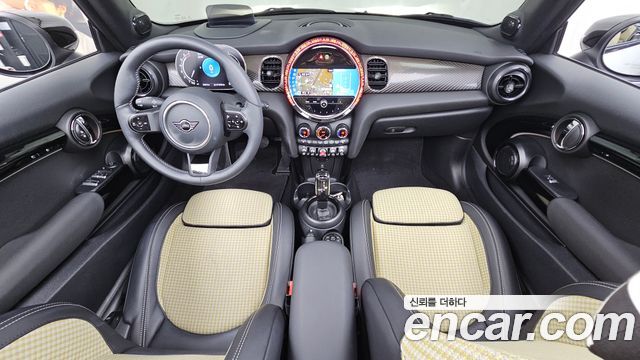 Mini Cooper Convertible 2024 — photo 7
